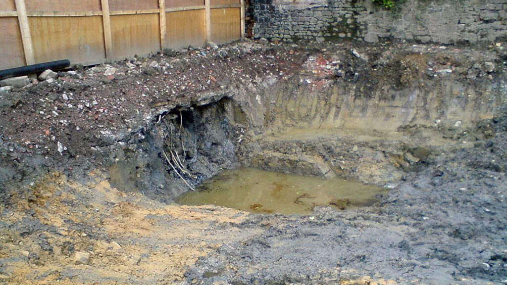 Contaminated-soil-brownfield-site-pollution Contaminated soil (Dumelow from Wikimedia Commons