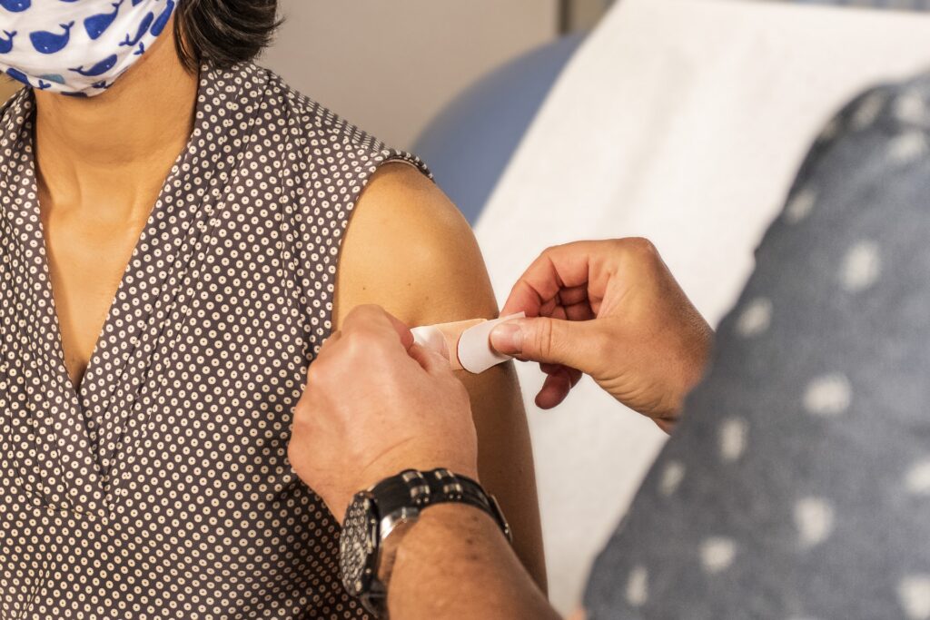 cdc-90ejoVTj2-M-unsplash coronavirus vaccine