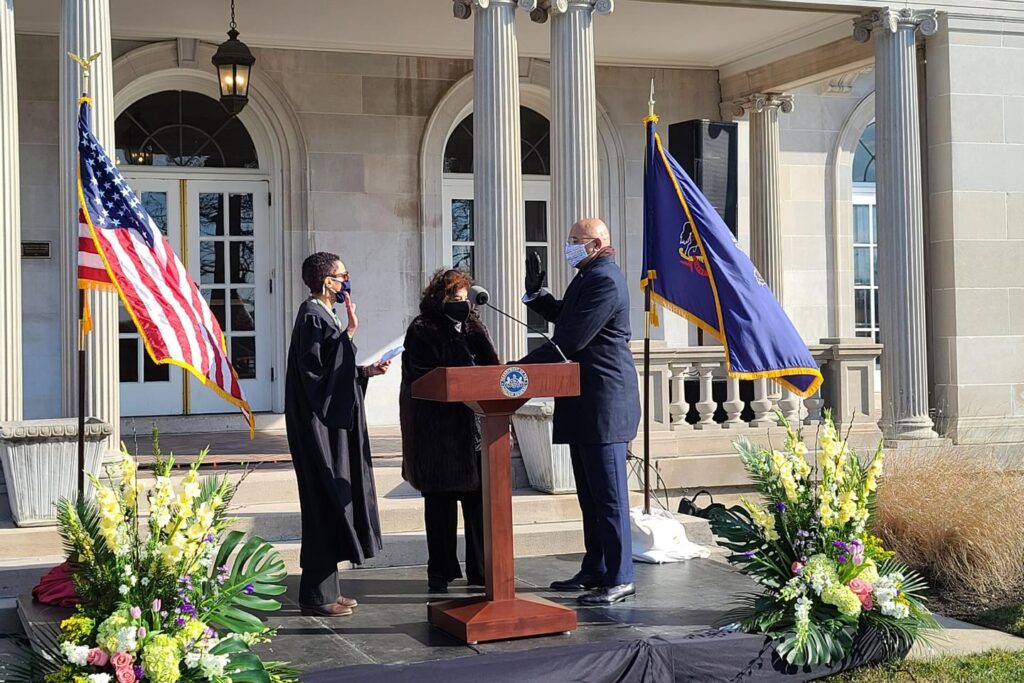 wkgc3azww5e6h3zw91qvs2cv9r Timothy DeFoor is sworn in as Pennsylvania's auditor general. (Commonwealth Media Services)