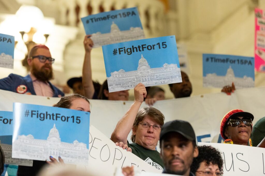 minimum wage – fight for 15 – PA People protest over the ''fight for 15''