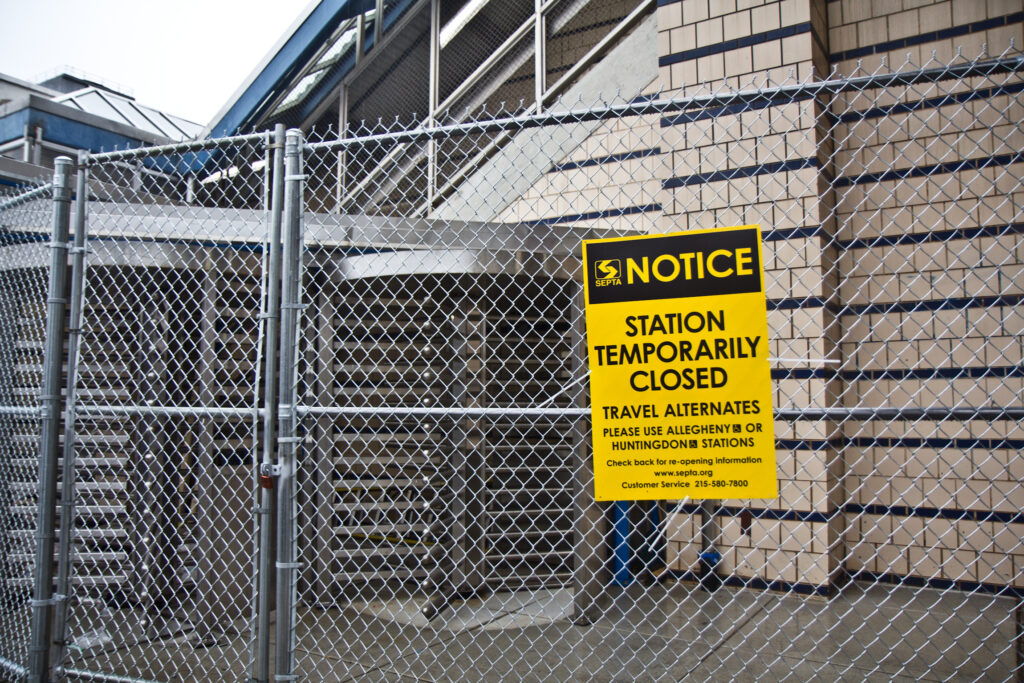 2021 03 18 k paynter somerset stop closed A notice informs the public of the closure of the Somerset Street El stop