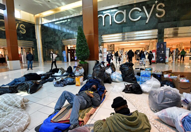Tawanda Jones brings unhoused individuals to Cherry Hill Mall
