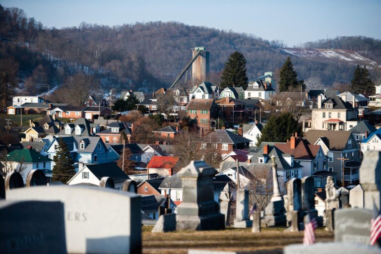 A view of houses and a cemetery in Greene County