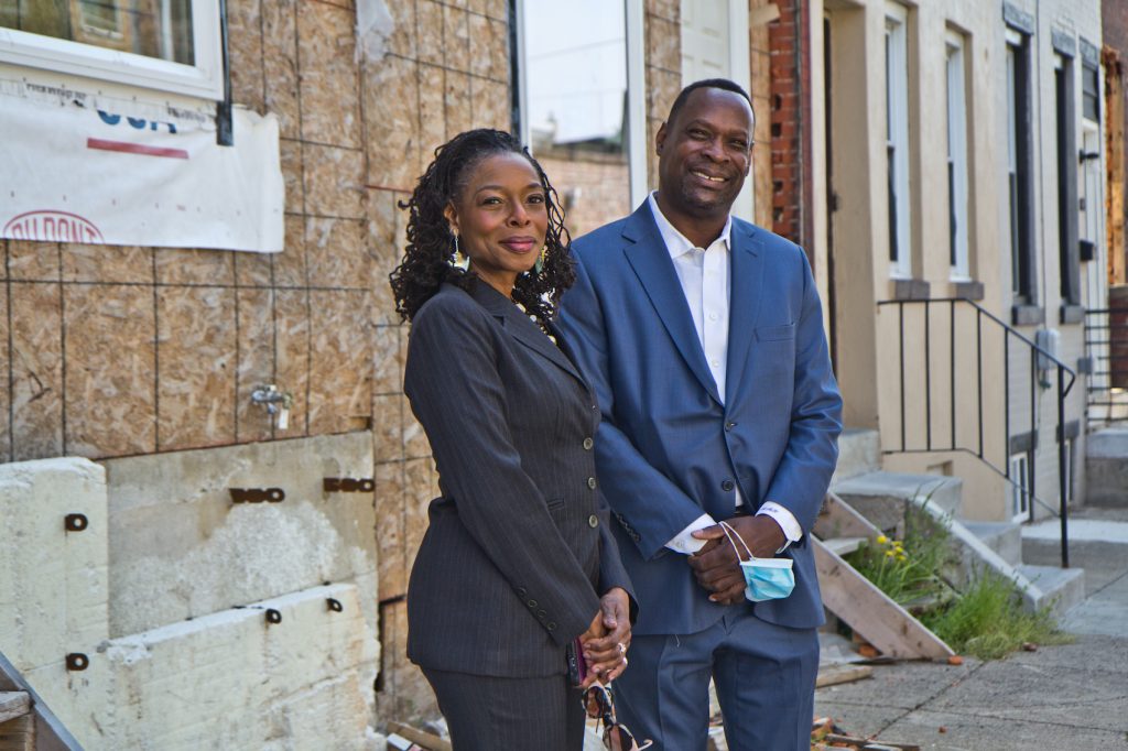2021 04 26 k paynter the collective real estate fullard dungee glenn_-2 Sandra Dungee Glenn and Anthony Fullard in front of a West Philly property