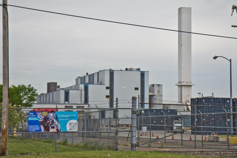 The Covanta incinerator, a waste-to-energy facility that burns trash from Delaware County, Philadelphia, New York City, in Chester, Pa. (Kimberly Paynter/WHYY)