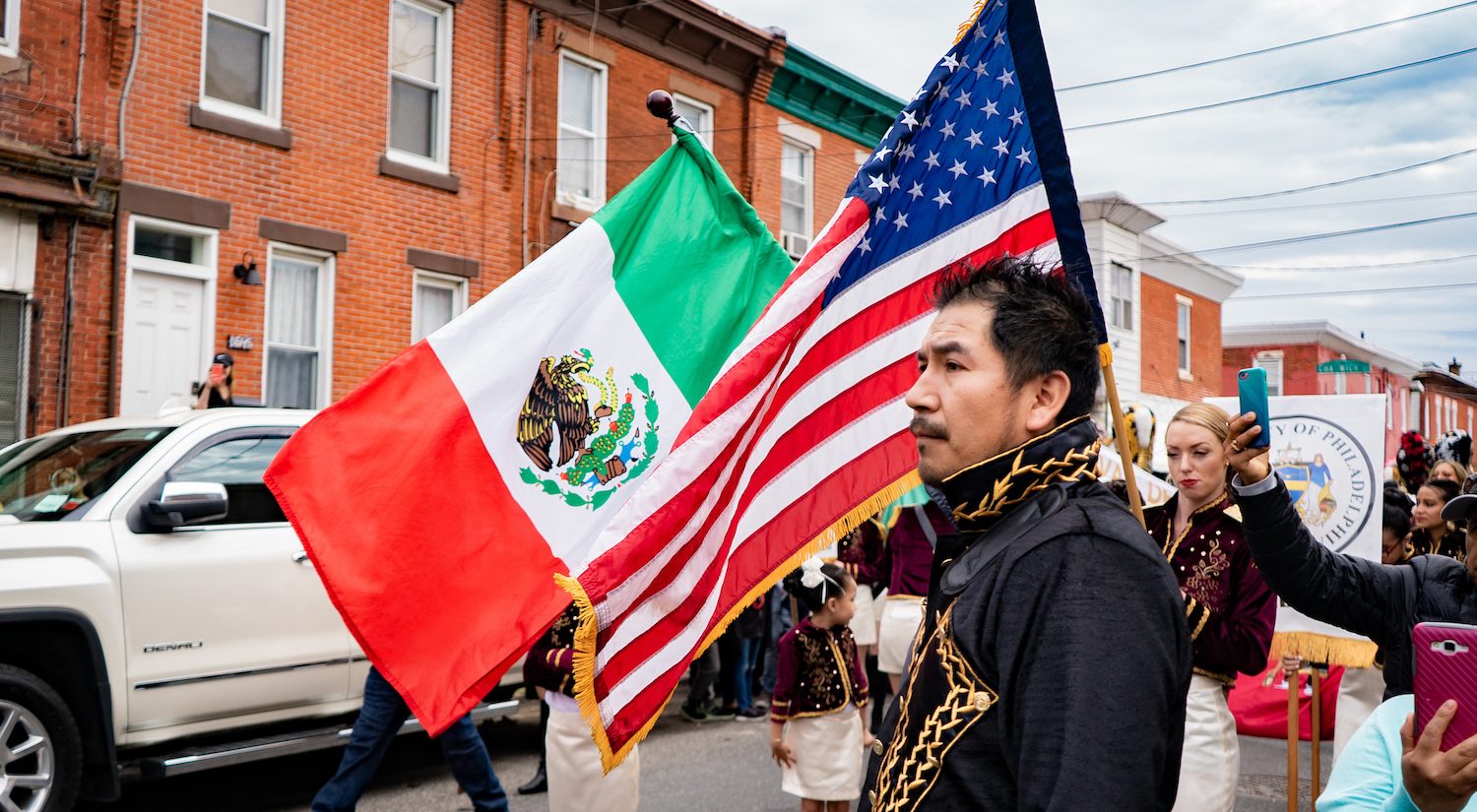 David Piña, dressed as a general at a previous Philadelphia carnaval celebration. | David Piña, vestido de general en una celebración anterior del carnaval de Filadelfia. (Photo courtesy of Edgar Ramirez)
