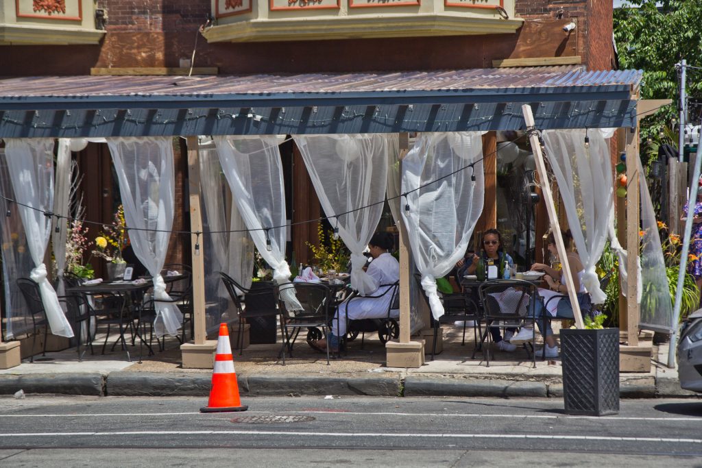 2021-06-15-k-paynter-booker’s-outdoor-dining-6 Outdoor dining at Booker’s Restaurant and Bar