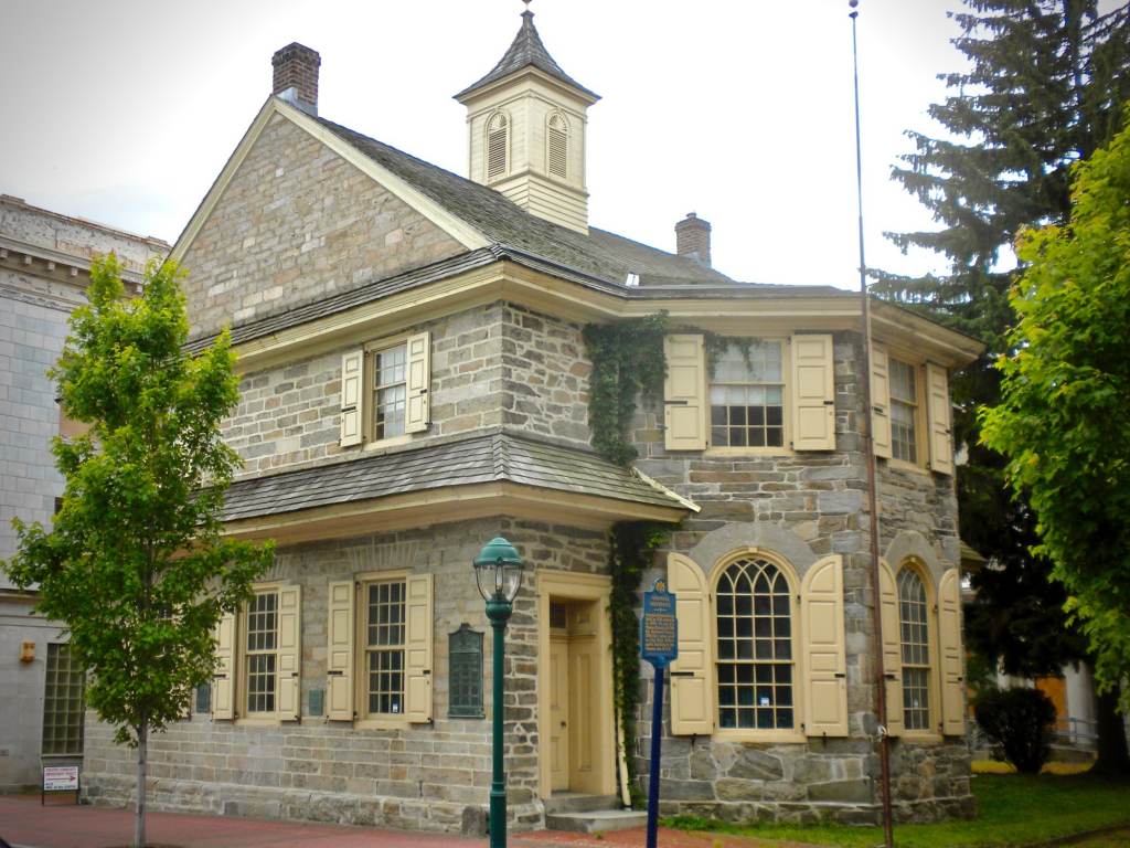 1724_Chester_Courhouse.JPG 1724 Chester Courthouse in the City of Chester, Pa., on Avenue of the States. (Wikimedia Commons/public domain)