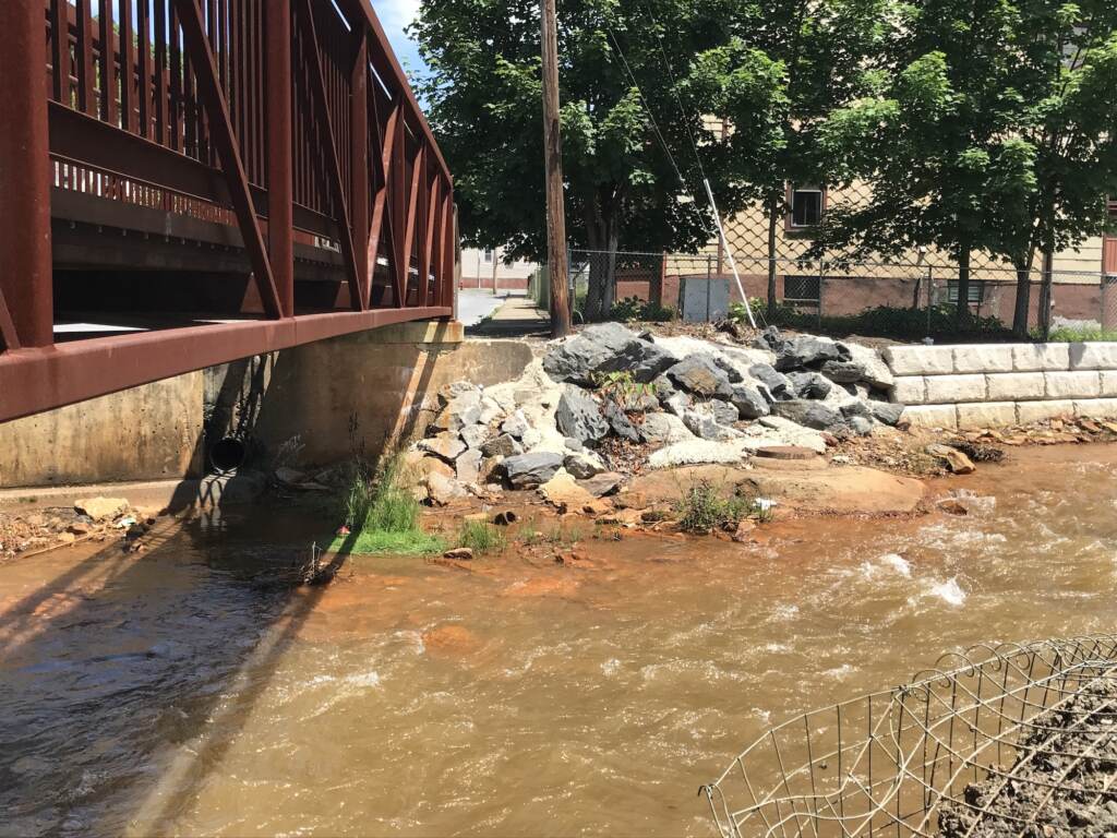 Drainage from abandoned coal mines in Shamokin Creek