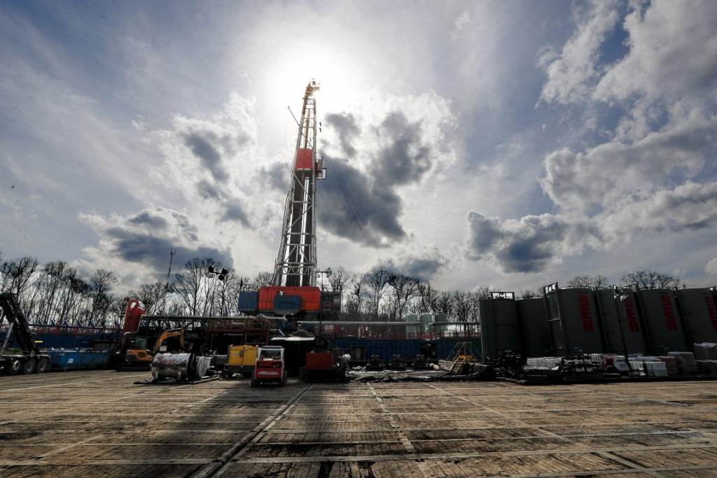 fracking-election-2020-3-1920×1280 Gas drilling site