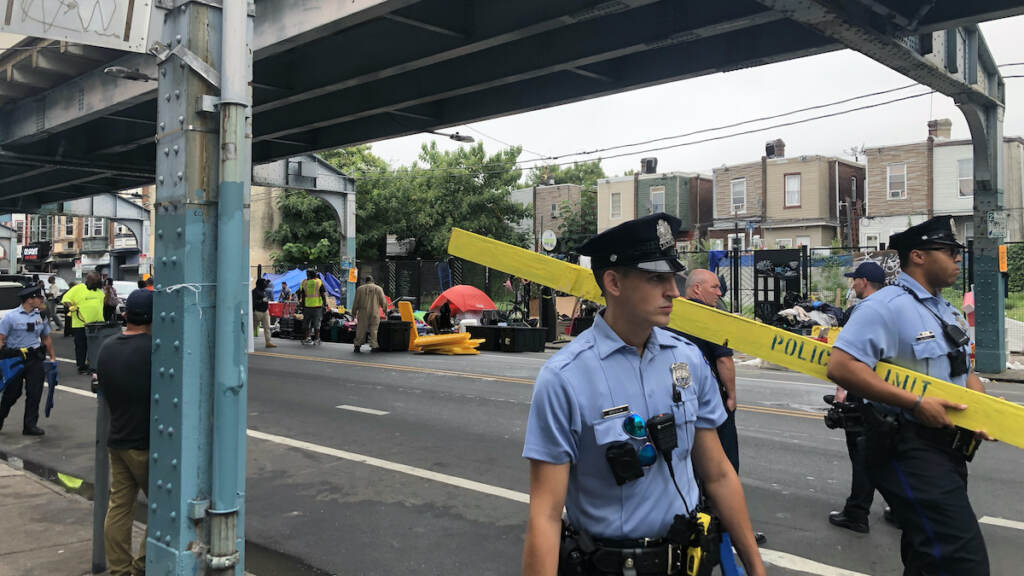 kensington1 City personnel help to clear an encampment on the 3200 block of Kensington Avenue
