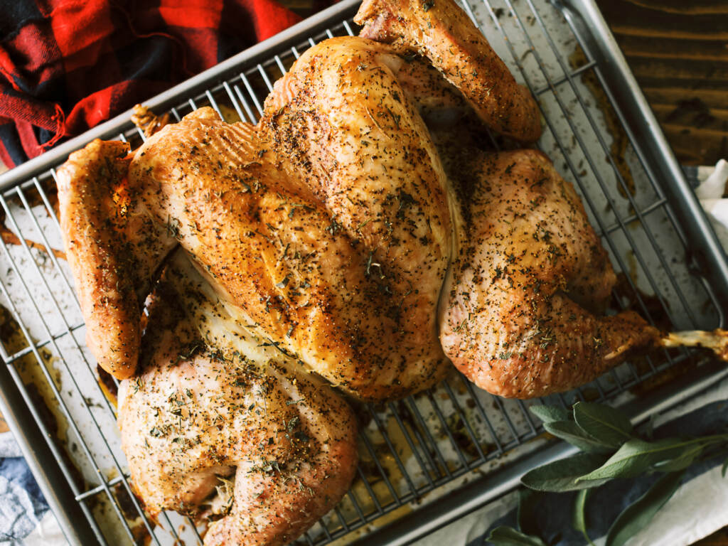 TK splatchcock turkey To get properly cooked dark meat without sacrificing a tender breast, some cooks choose to spatchcock their turkey before they roast it.
(Derek Campanile / Dad With A Pan)