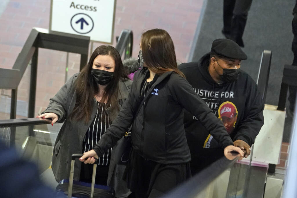 Katie Wright, Arbuey Wright Katie Wright, the mother of Daunte Wright, left, and his father, Arbuey Wright, right, arrive Thursday, Dec. 2, 2021 at the Hennepin County Government Center in Minneapolis for the third day of jury selection for former suburban Minneapolis police officer Kim Potter, who says she meant to grab her Taser instead of her handgun when she shot and killed motorist Daunte Wright. (AP Photo/Jim Mone)