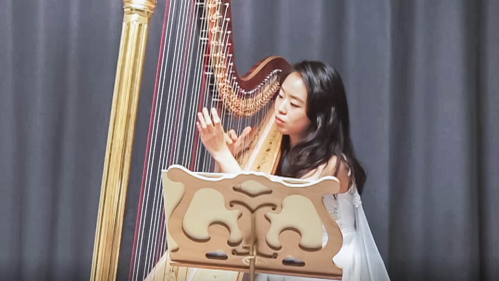 curtis-1607 Subin Lee playing the harp