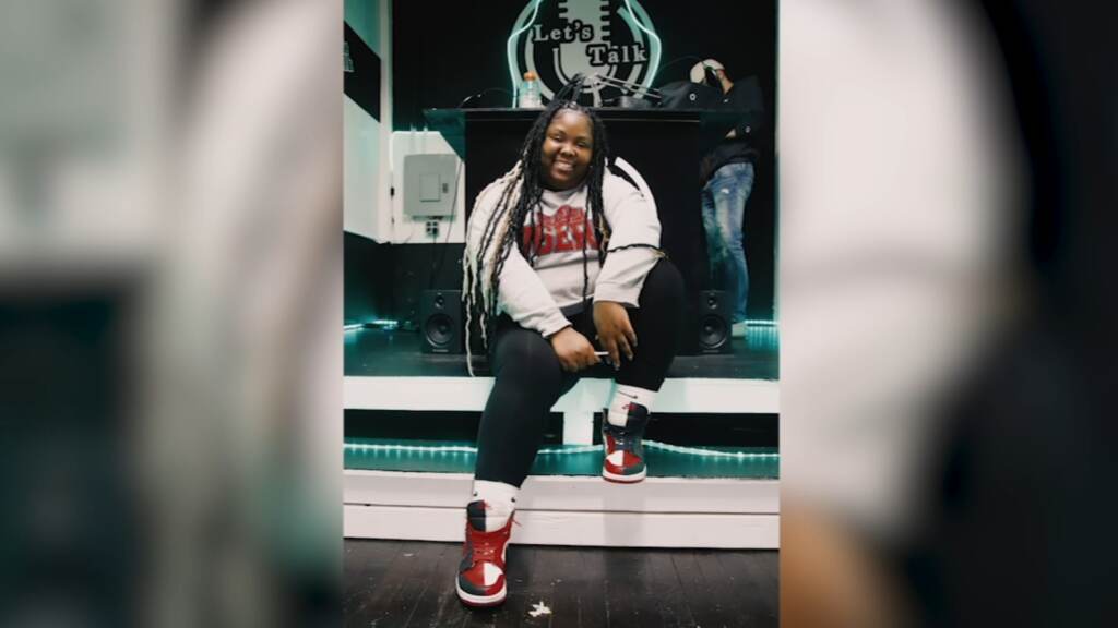 download Philadelphia resident Tyler Reddick is using her passion for art to help others. (6abc)