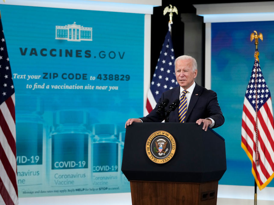 At a White House event on October 14, President Joe Biden encouraged states and businesses to support vaccine mandates to avoid a surge in cases of Covid-19. U.S. President Joe Biden speaks in the South Court Auditorium on the White House campus October 14, 2021 in Washington, DC. (Drew Angerer/Getty Images)