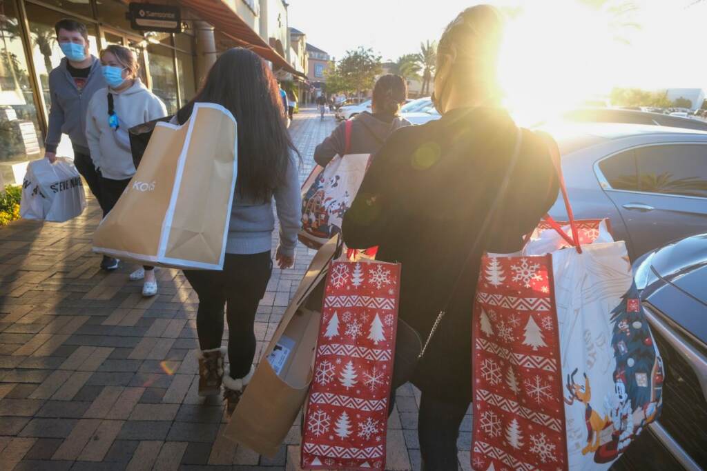 gift (AP Photo/Ringo H.W. Chiu)