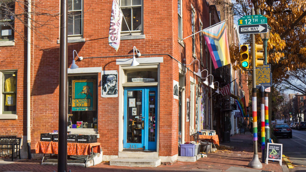 giovannisroom-lgbtqbookstore-10crop The exterior of Giovanni’s Room