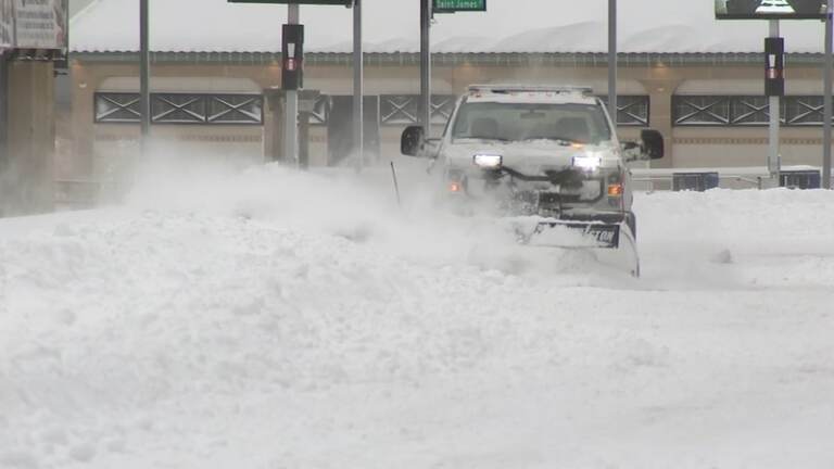 Heavy snow blankets the Philadelphia region.  (6abc)