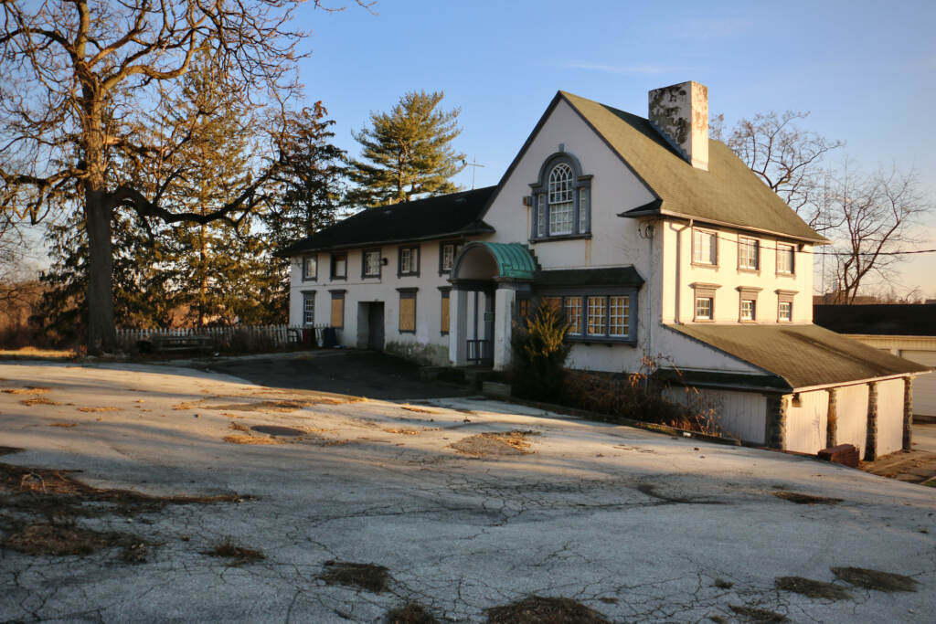 2022 01 19-e lee-philadelphia cobbs creek golf course-house A building is shown at Cobbs Creek golf course