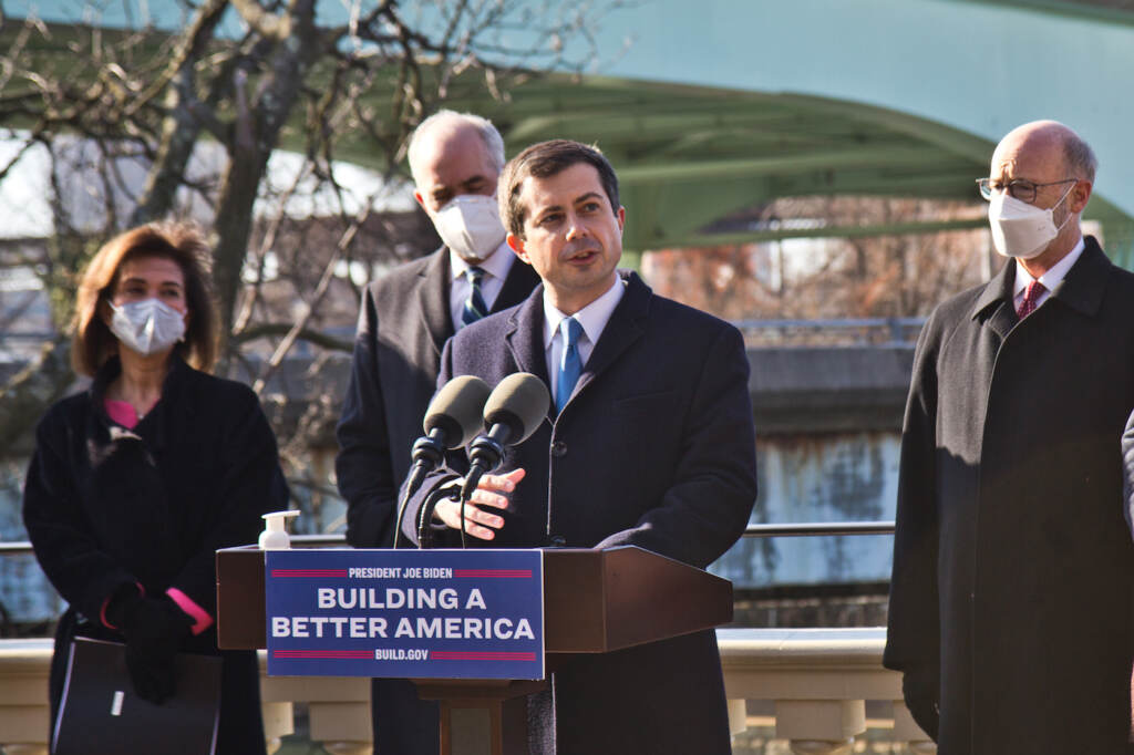 2022 1 14 k paynter pa bridge funding mlk bridge pete buttigieg-4 U.S. Transportation Secretary Pete Buttigieg visited Philadelphia’s Schuylkill Riverfront at the MLK Bridge to announce federal dollars to fix bridges in Pennsylvania on January 14, 2022. (Kimberly Paynter/WHYY)