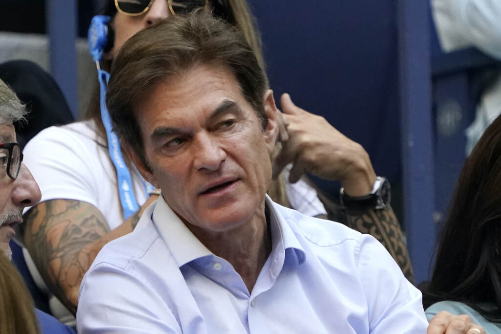 Election 2022-Senate-Pennsylvania Dr. Mehmet Oz watches play during the women's singles final of the US Open tennis championships