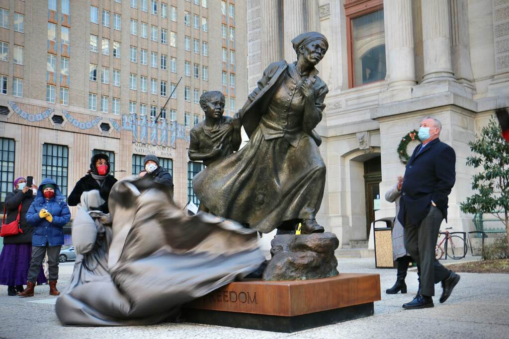 harriet-tubman-statue-city-hall-EL-011122 A statue of Harriet Tubman is unveiled on the North Apron of City Hall
