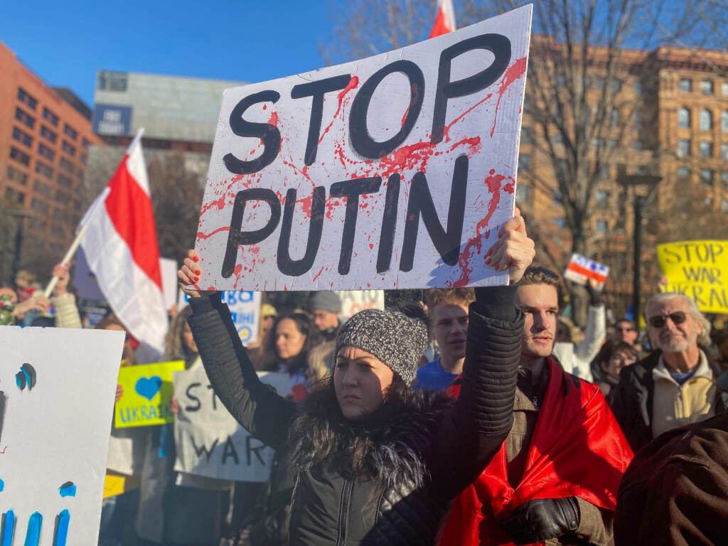 Image-from-iOS-(228) Hundreds of people rallied on Sunday, February 27 at Independence Mall to show solidarity with Ukraine. (Tennyson Donyéa / WHYY)
