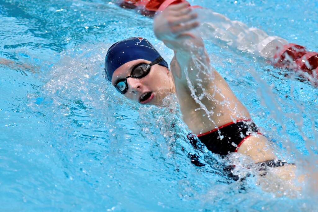 Thomas Lia Thomas swimming in a race