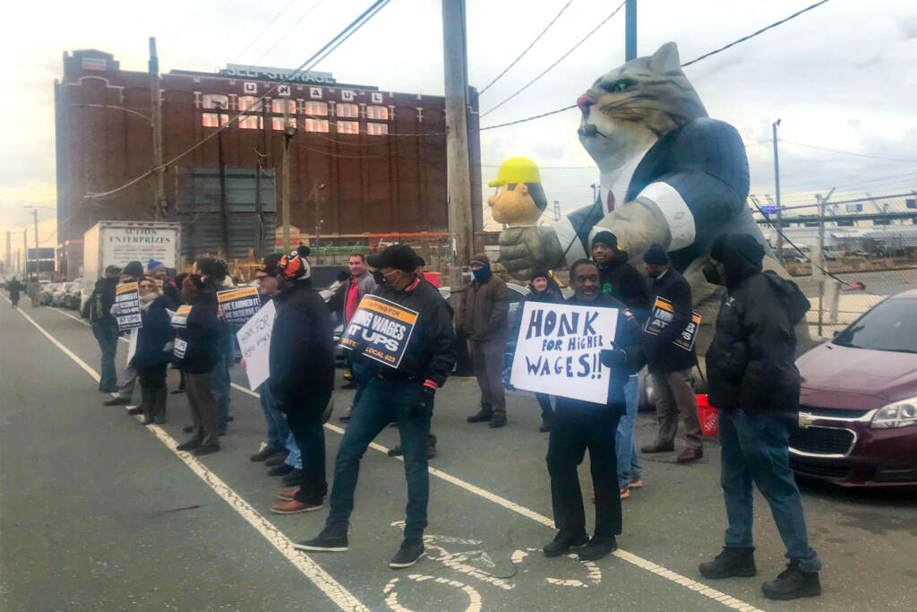 upsteamsters-union-rallyprotest Protesters rally outside UPS on Oregan Avenue