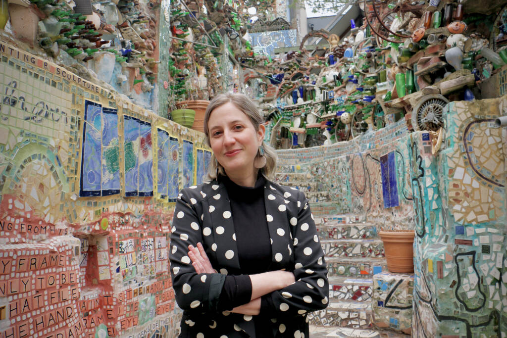 2022 03 01-e lee-emily smith-philadelphia magic gardens-kidney donation standing Emily Smith poses for a portrait at Philly's Magic Gardens