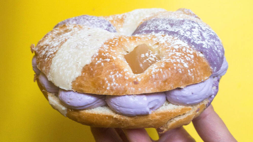 Rosca de reyes with ube cream at Mexipino