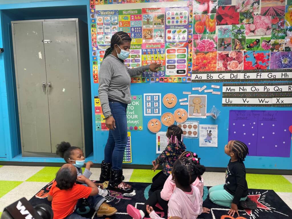renada-maddox-prek-students-riverside-CB-031622 Renada Maddox works with students in her preschool class