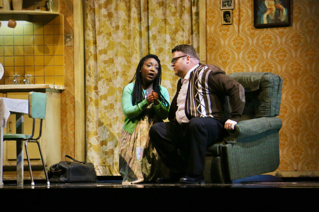 2022 04 25-e lee-raven mcmillan anthony clark evans-philadelphia academy of music-opera philadelphia rigoletto plea Gilda (Raven McMillan) pleads with her father, Rigoletto (Anthony Clark Evans), who confines her to the house under the watch of a housekeeper. (Emma Lee/WHYY)