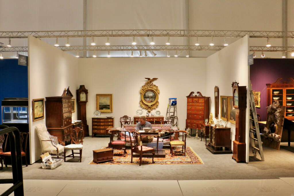 2022 04 26-e lee-philadelphia art museum-antiques show booth Antiques are seen on display as part of the Philadelphia Show