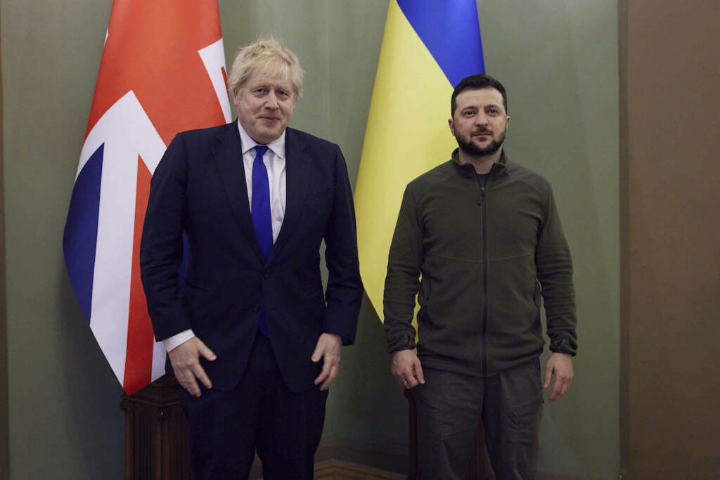 Russia Ukraine War Zelenskyy Boris Johnson In this image provided by the Ukrainian Presidential Press Office, Ukrainian President Volodymyr Zelenskyy (right) and Britain's Prime Minister Boris Johnson pose for a picture during their meeting in Kyiv, Ukraine, Saturday, April 9, 2022. (Ukrainian Presidential Press Office via AP)