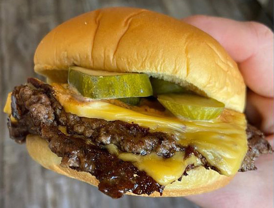 mikesbbq-burger-potatoroll A burger from Mike's BBQ on a Martin's potato roll