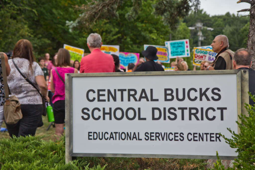 2022 07 26 k paynter general crowd CBSD book ban rally (1 of 1)-2 Parents, students and teachers rallied ahead of the Central Bucks School District’s vote to remove books perceived to have sexualized content from their libraries outside the district’s headquarters in Doylestown on July 26, 2022.