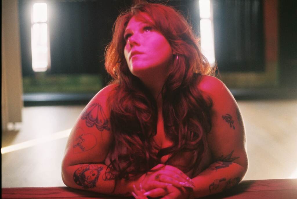 Philly based singer-songwriter Suzanne Sheer.