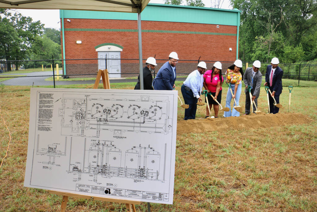 2022 08 01-e lee-willingboro nj-pfos water treatment plant groundbreaking Willingboro officials break ground for a $5.3 million water treatment plant that will remove PFOS contaminants from the township's drinking water. (Emma Lee/WHYY)