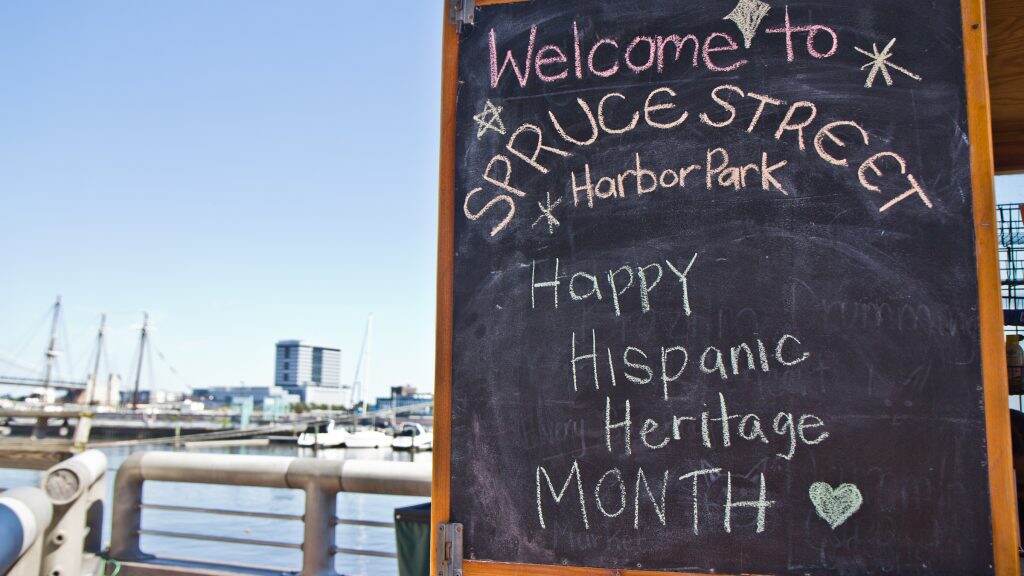A welcome sign at Spruce Street Harbor Park. (Kimberly Paynter/WHYY)