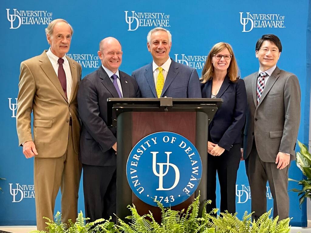university-delaware-j-perez-gonzalez-2022-09-06-2 At the announcement of the $8 million federal grant at the University of Delawares’ Science Technology and Advanced Research Campus. (Johnny Perez-Gonzalez/WHYY)