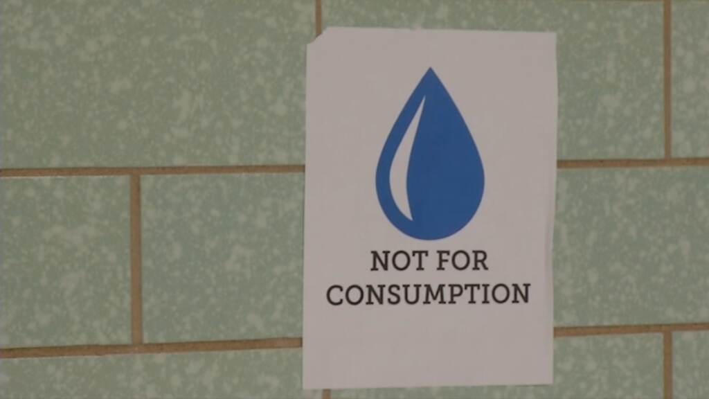 12294932_100422-wpvi-school-water-concerns-430-video-vid newsl (6abc)