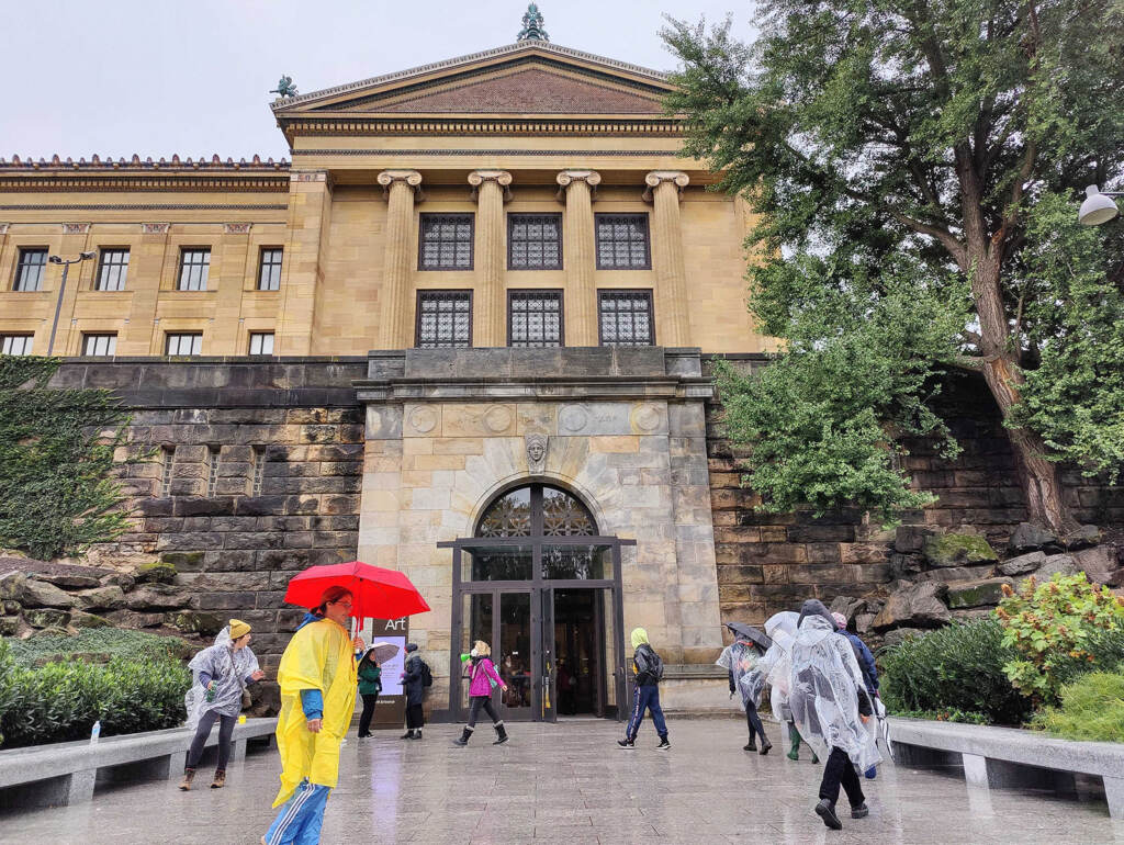 philadelphia-art-museum-union-strike-p-crimmins-2022-10-03-1 Art Museum workers out in the rain on the 8th day of their strike, October 3, 2022. (Peter Crimmins/WHYY)