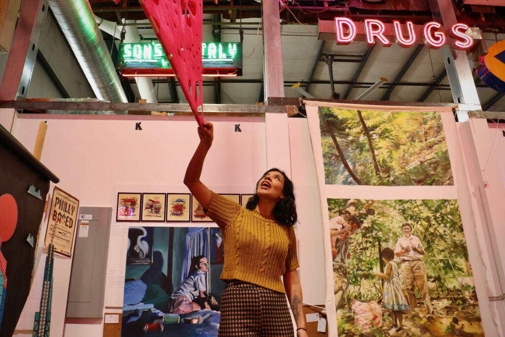 2022 11 29-e lee-jessica carvajal-philadelphia neon museum-philly based art exhibit Jessica Carvajal looks around the Neon Museum of Philadelphia