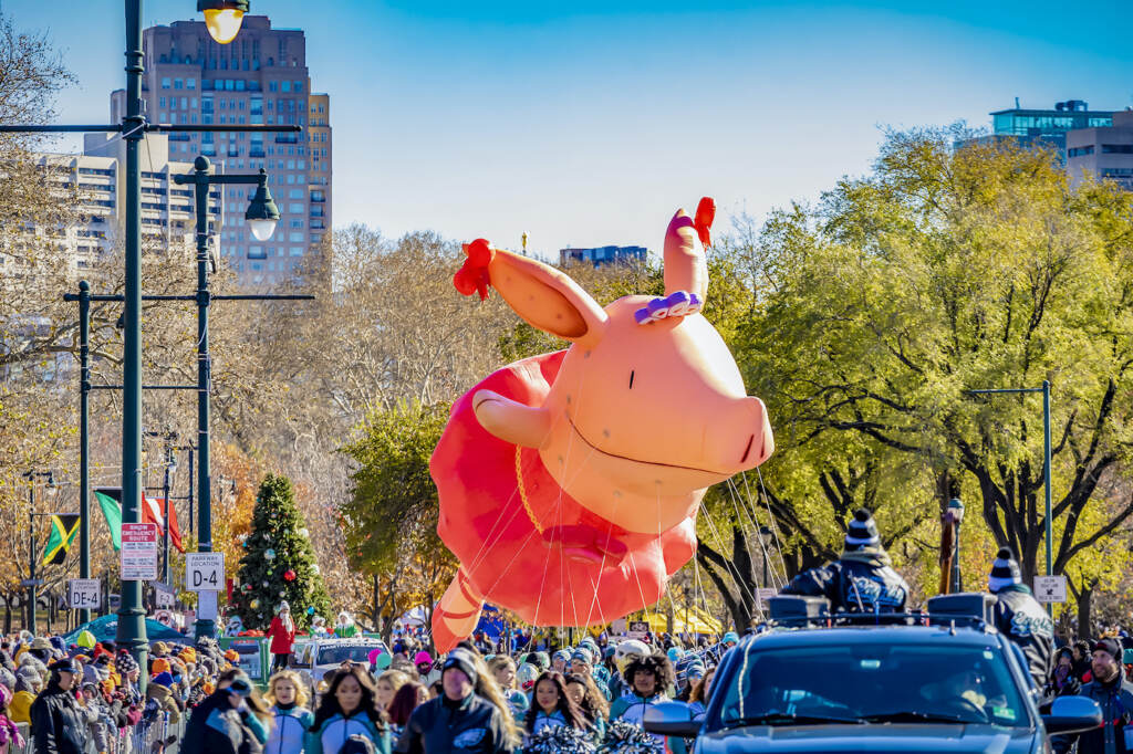 Philadelphia’s annual Thanksgiving Day Parade, sponsored by 6abc and Dunkin’ Donuts, is the nation’s oldest Thanksgiving parade. The parade route begins at John F. Kennedy Boulevard before turning toward the Benjamin Franklin Parkway, and ends in front of the Philadelphia Museum of Art. J. FUSCO / VISIT PHILLY