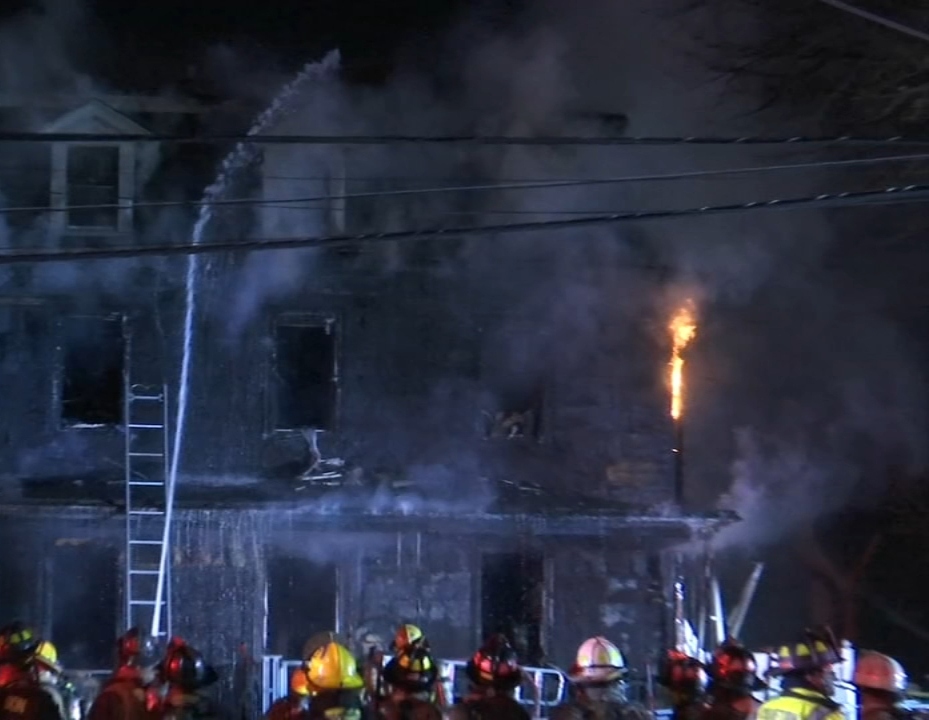12526500_120422-wpvi-darby-twp-fire-10pm-CC-vid (6abc)