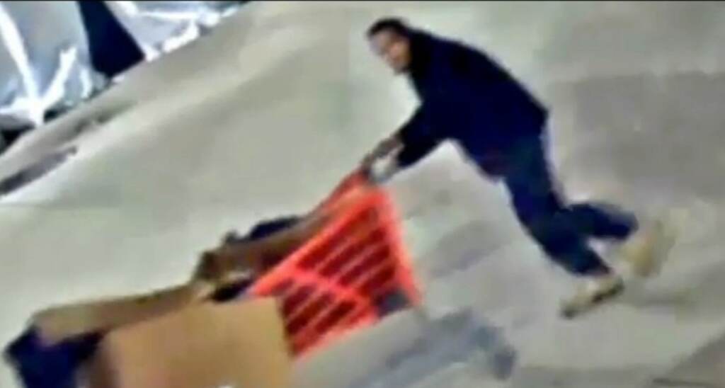 12563053_121222-wpvi-city-hall-theft-5pm-CC-vid (6abc)