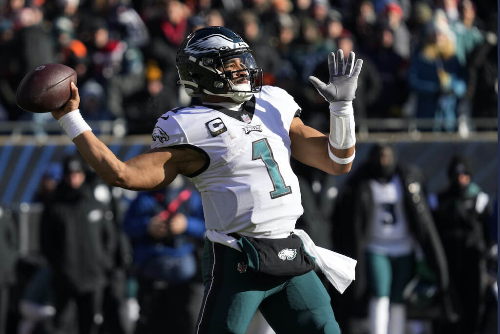 Eagles Bears Football Philadelphia Eagles' Jalen Hurts passes during the first half of an NFL football game against the Chicago Bears, Sunday, Dec. 18, 2022, in Chicago. (AP Photo/Nam Y. Huh)