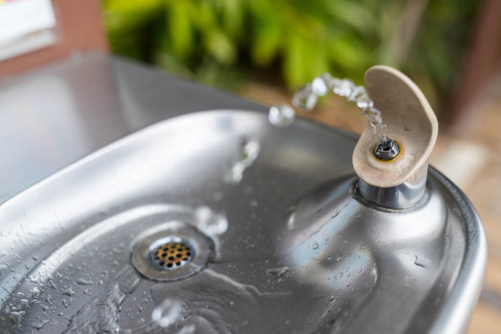 Drink water fountain (leungchopan/Big Stock)